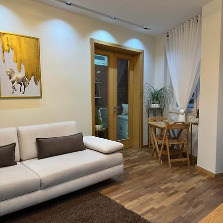 Dry Lake Apartment Tiranë Ngoại thất bức ảnh