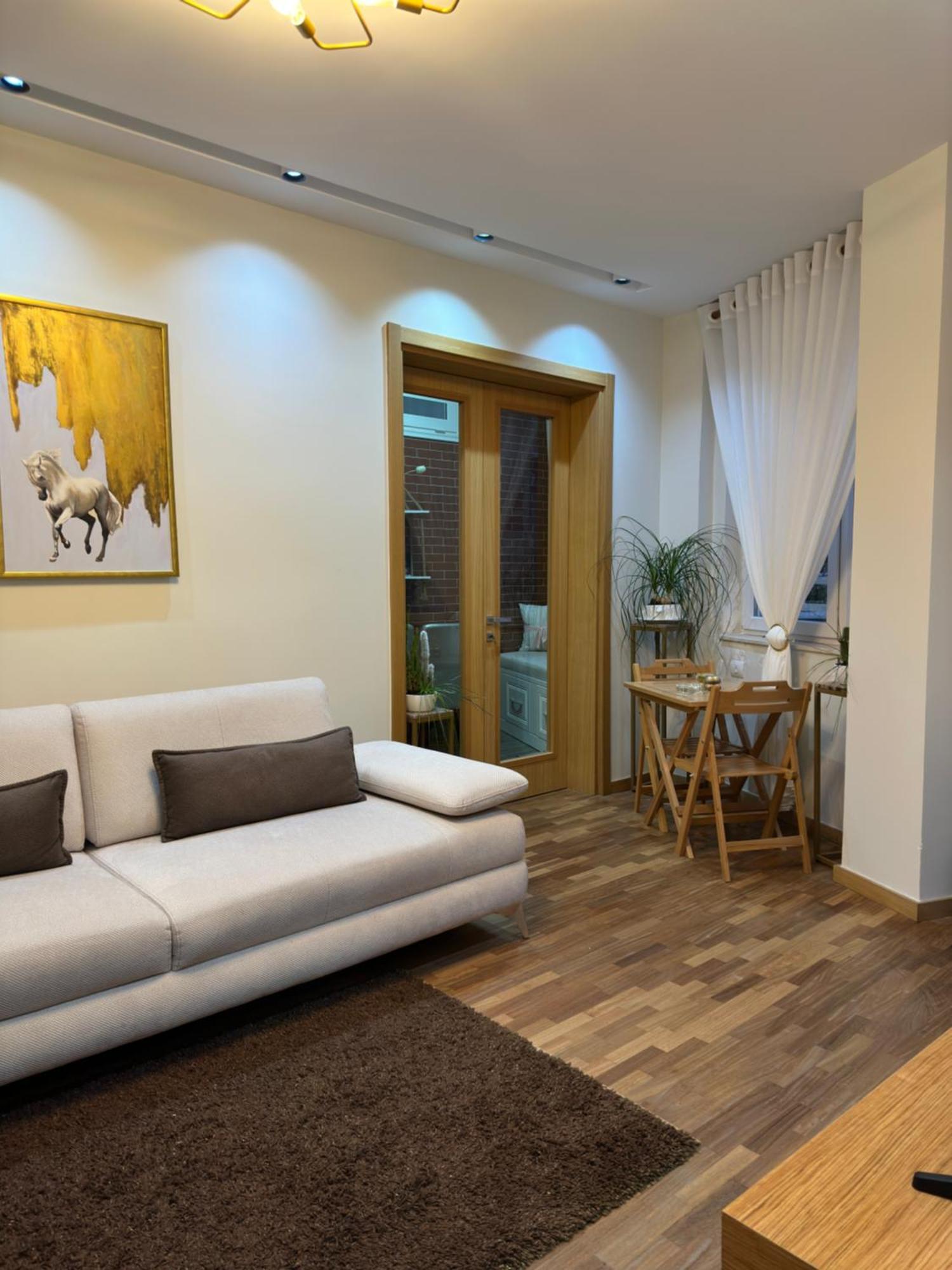 Dry Lake Apartment Tiranë Ngoại thất bức ảnh